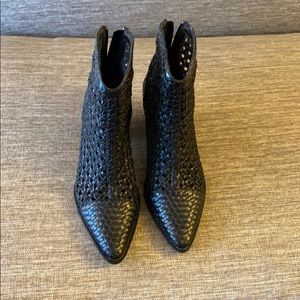 Coconuts by Matisse booties